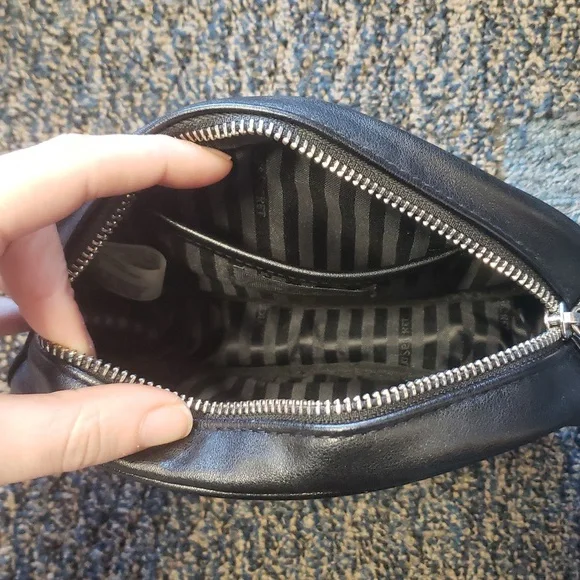 Victoria's Secret Black and White Leaf Print Belt Bag - Picture 3 of 4